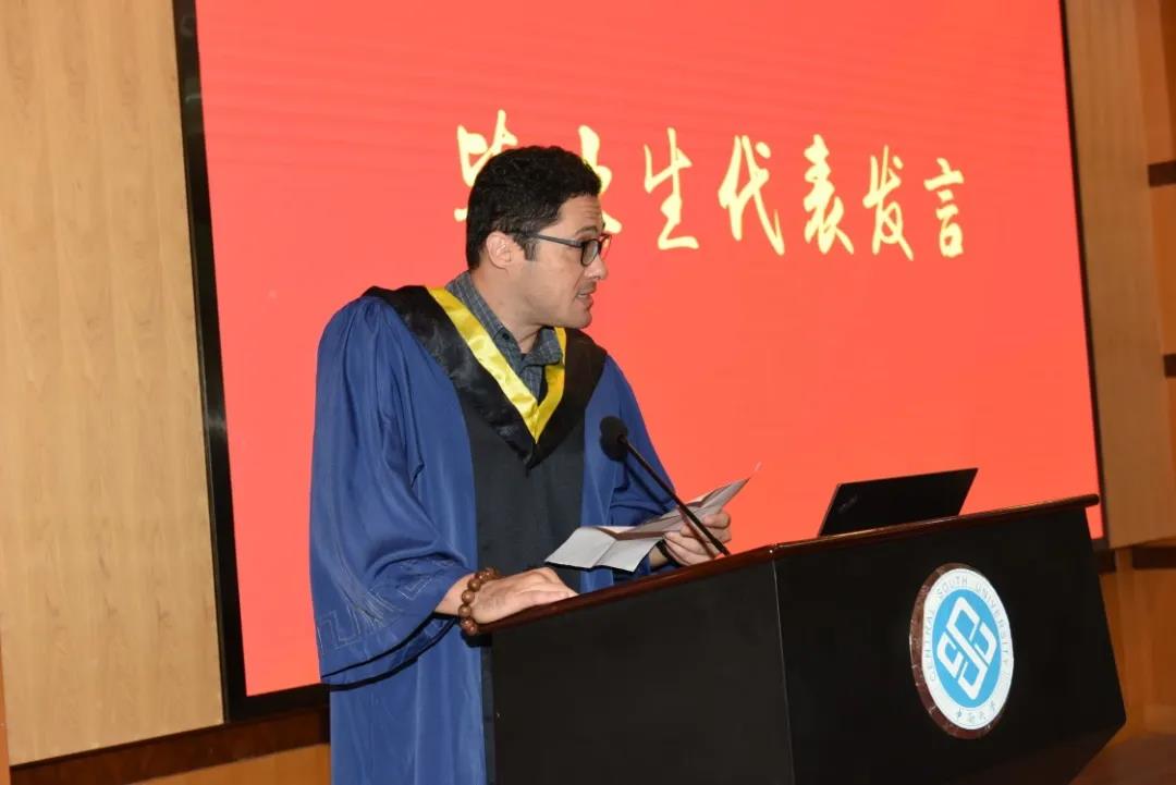 职工.jpg 职工.jpg